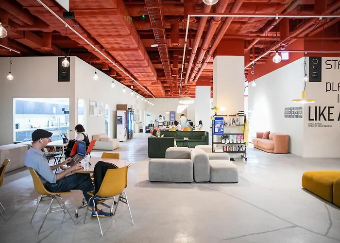Hongdae Local Stitch Creator Town Seogyo Hotel 3*