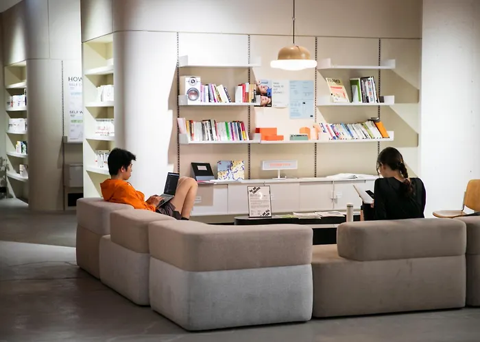 Hongdae Local Stitch Creator Town Seogyo Hotel 3*